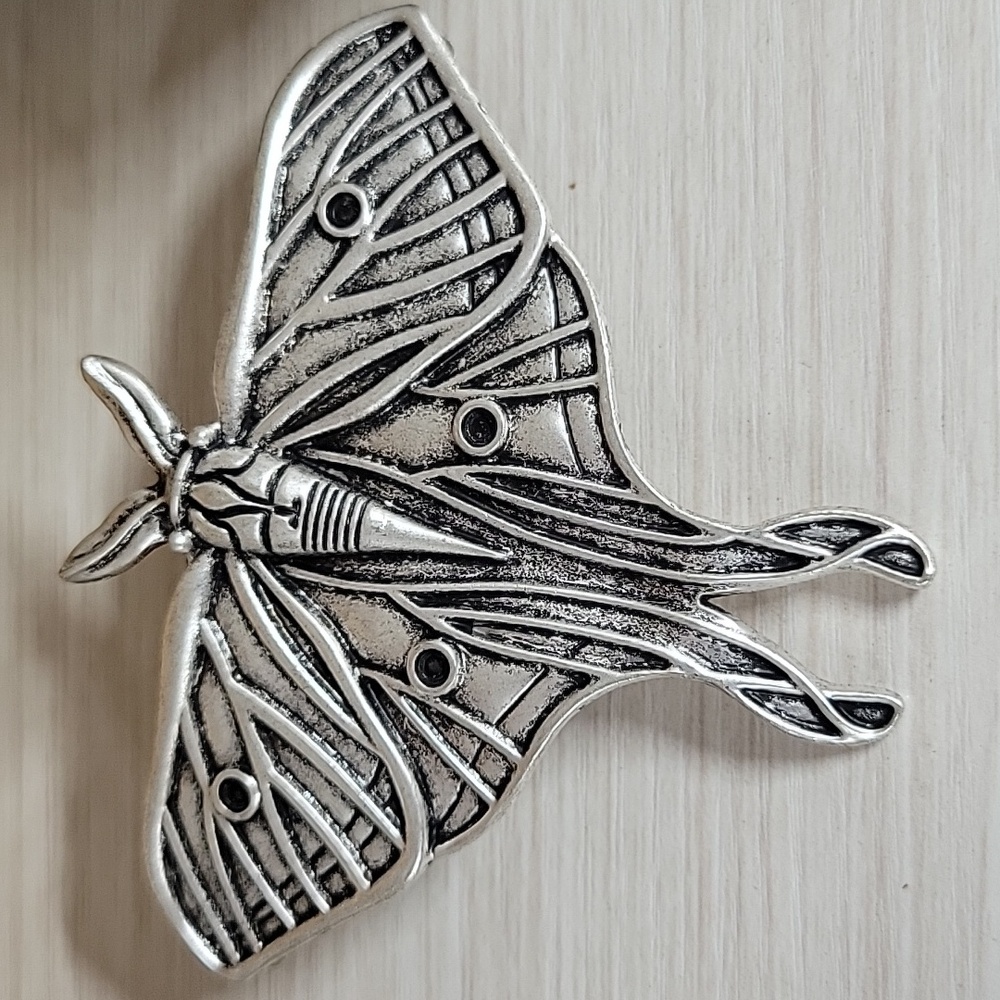 🔥LAST ONE🔥 SILVER LUNA MOTH HAIR CLIP - Picture 3 of 5